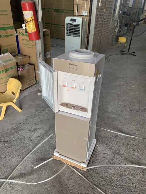 Máy làm nóng lạnh nước uống Kangaroo KG51A3