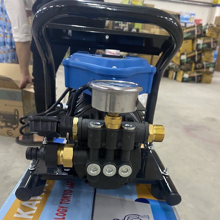 MÁY RỬA XE NAKAWA NK-676