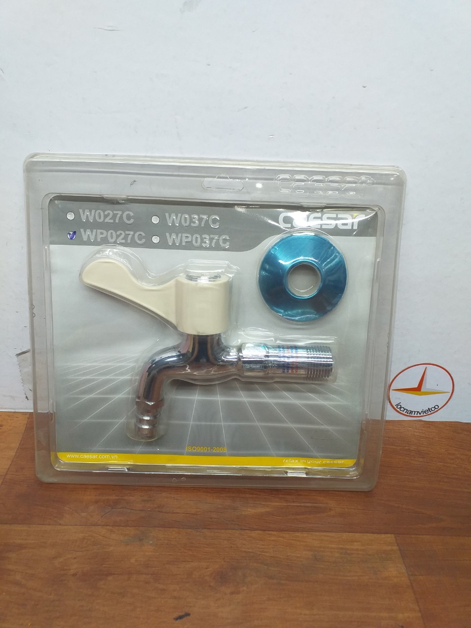 Vòi lạnh gắn tường Caesar WP027C