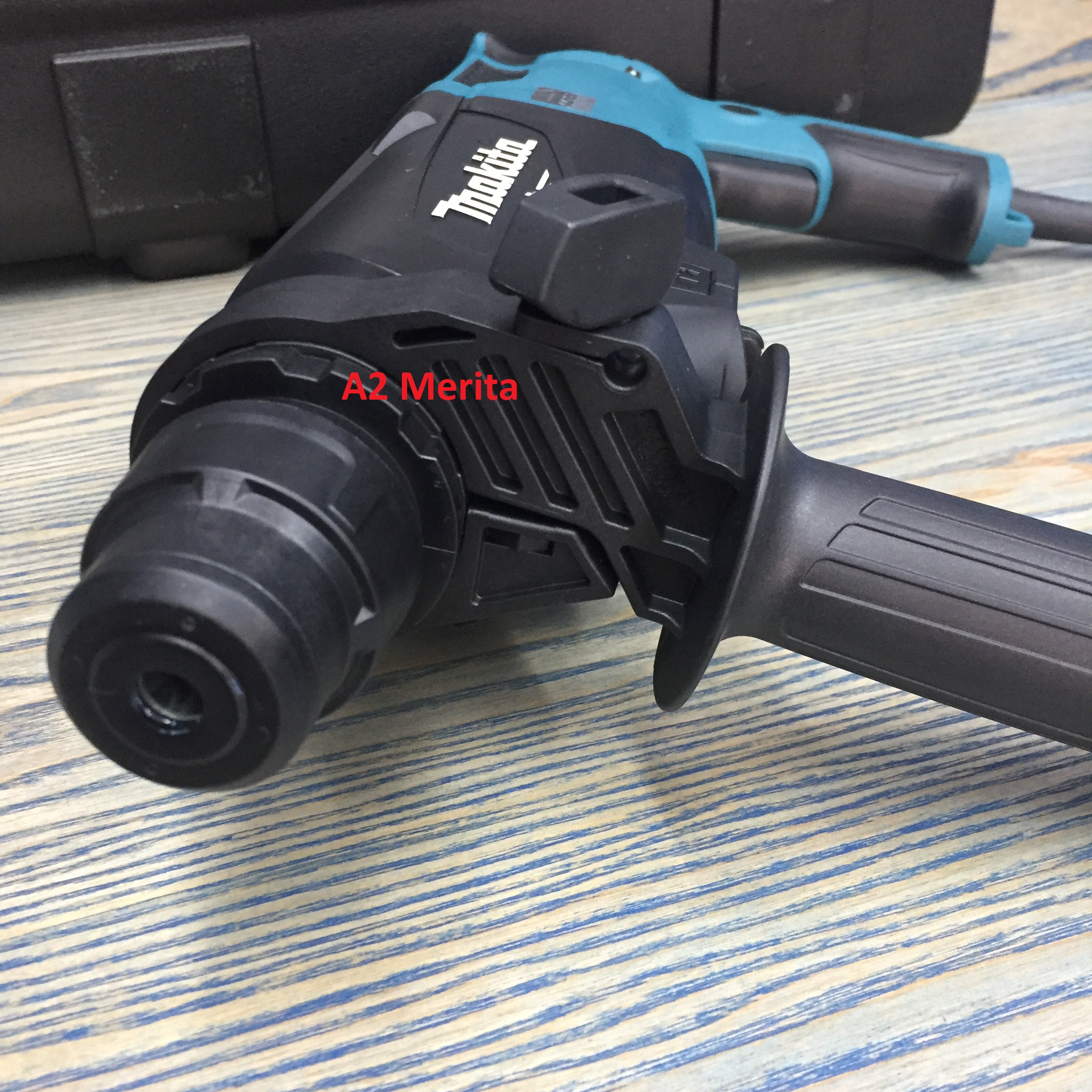 MÁY KHOAN MAKITA M8701B