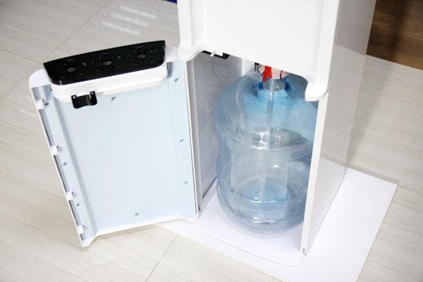 Cây nước nóng lạnh FujiE WD6500C