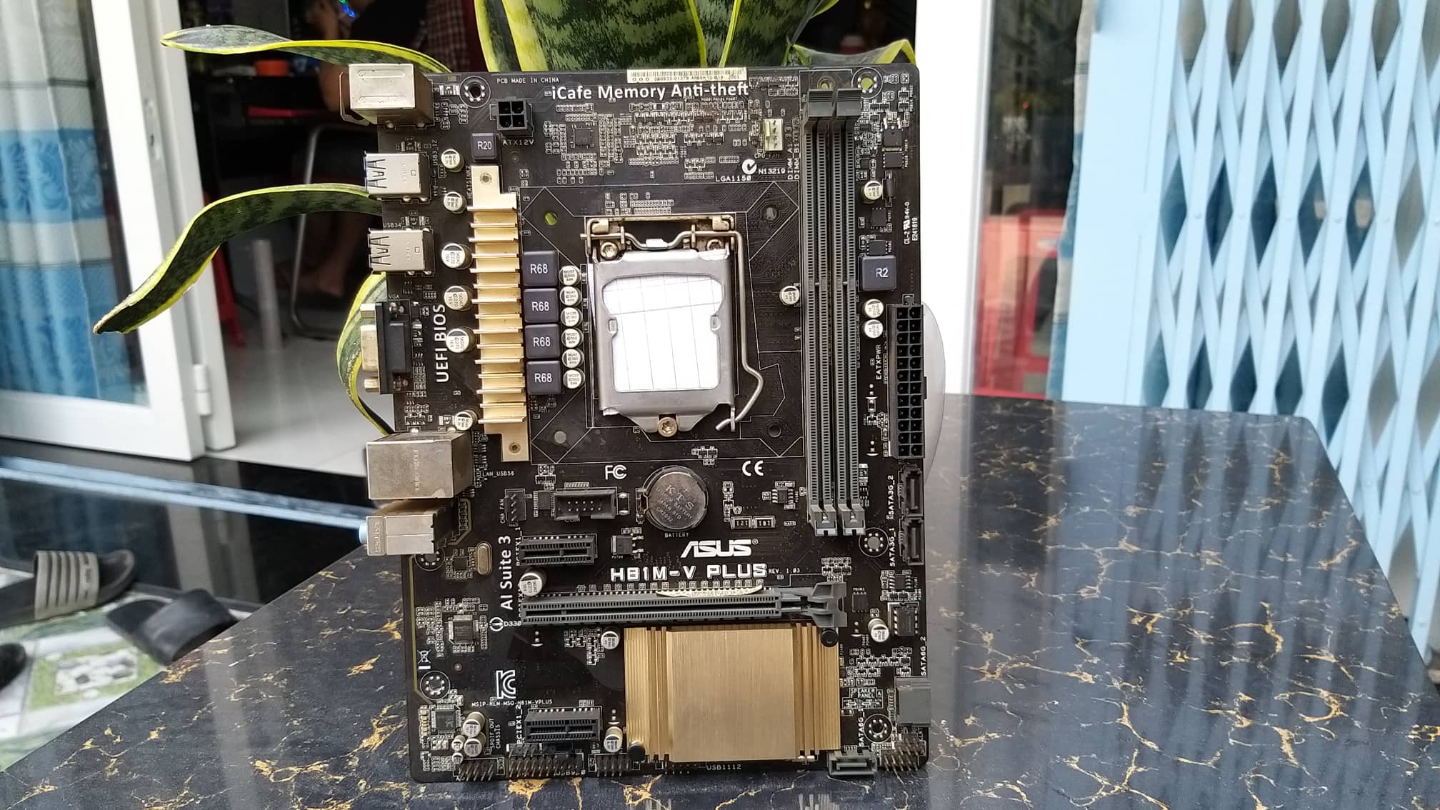 Mainboard ASUS H81M-V PLUS