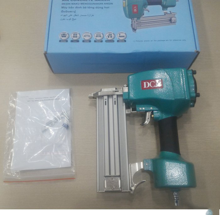 Súng bắn đinh bê tông dùng hơi DCA AST64C