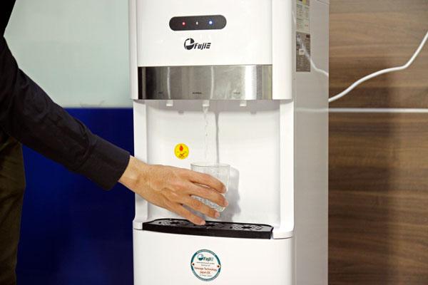 Cây nước nóng lạnh FujiE WD6500C