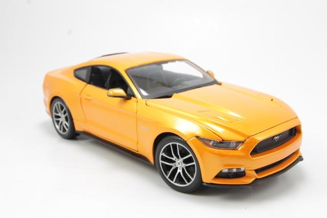 Mô hình xe Ford Mustang GT 2015 tỉ lệ 1/24 Maisto