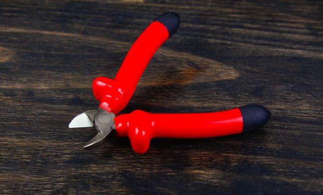 Kìm cắt cách điện Total THTIP261