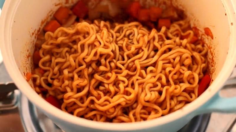 Mì cay Samyang Cà Ri 140g combo 10 gói