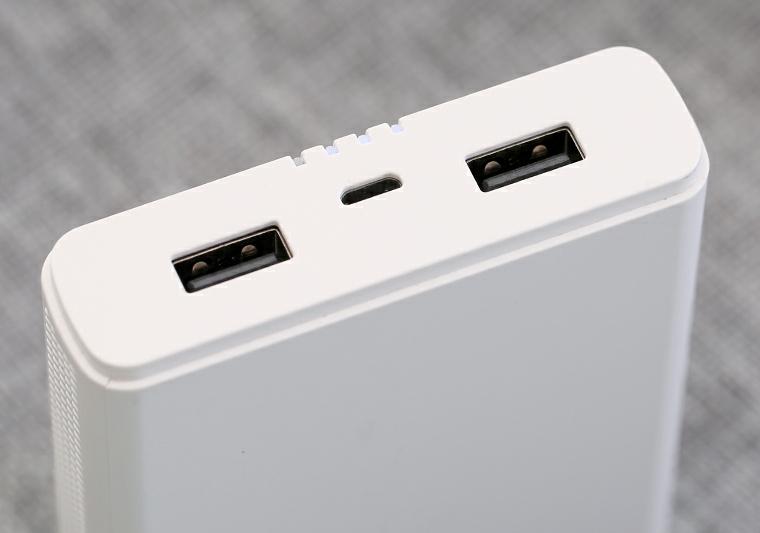 Sạc dự phòng AVA DS421 10000mAh