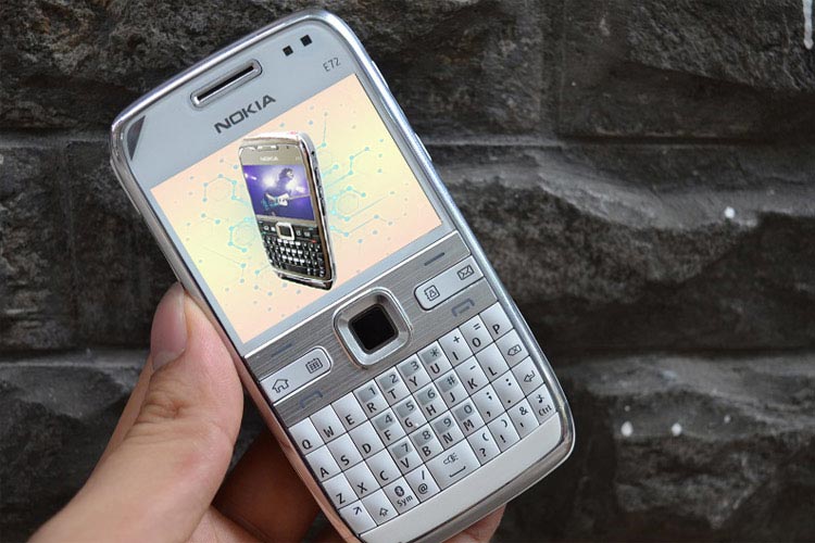 Nokia E72