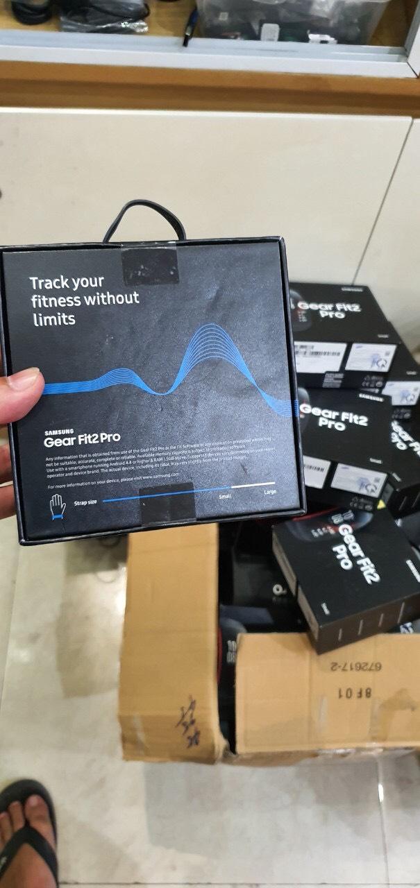 Đồng hồ thông minh Samsung Gear Fit 2 Pro