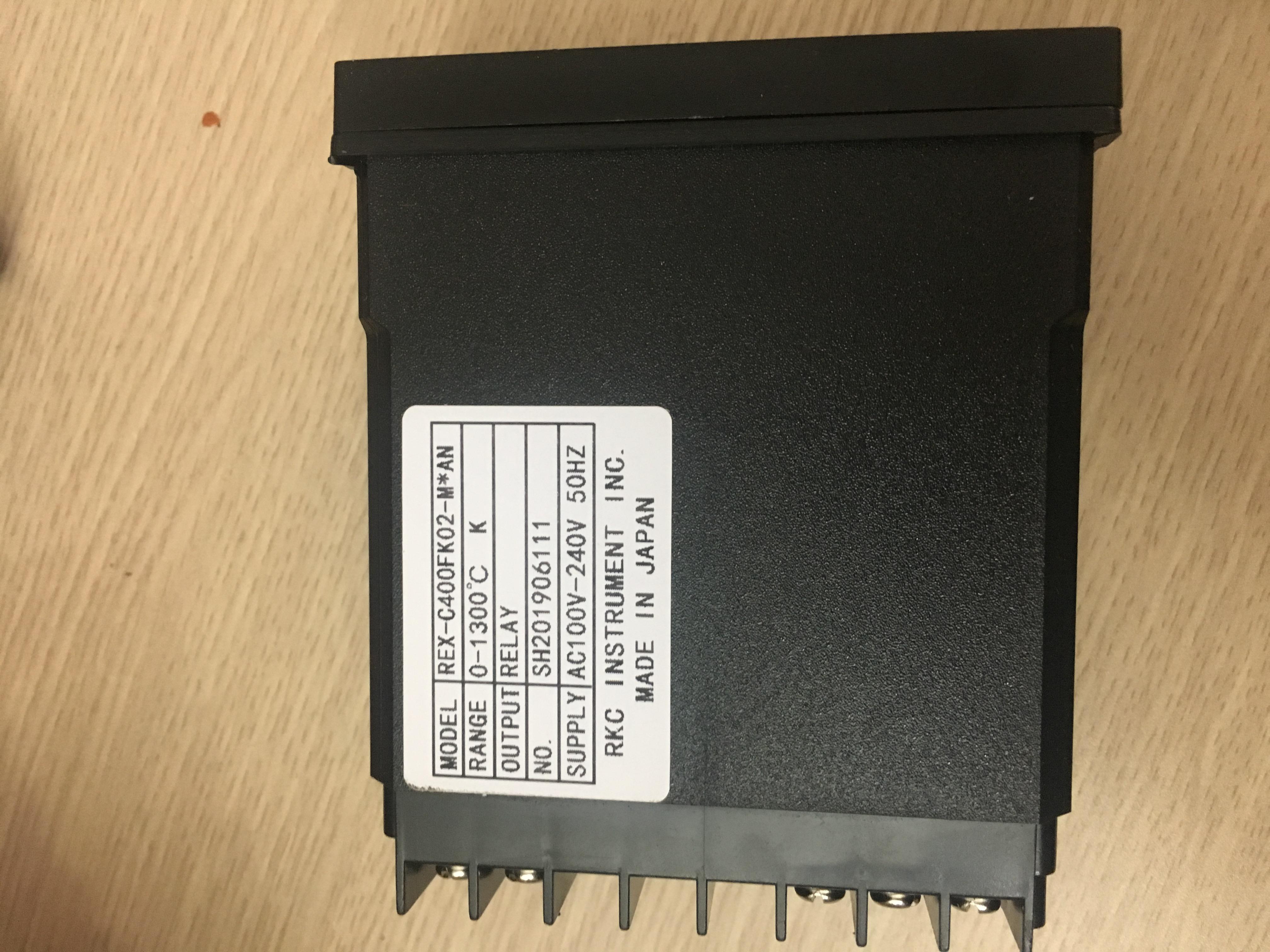 BỘ ĐIỀU KHIỂN NHIỆT ĐỘ RKC REX-C400
