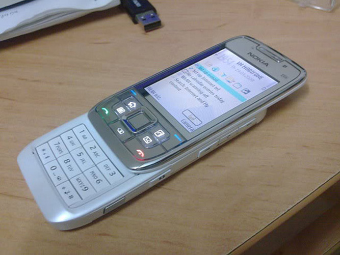 Điện Thoại Nokia E66