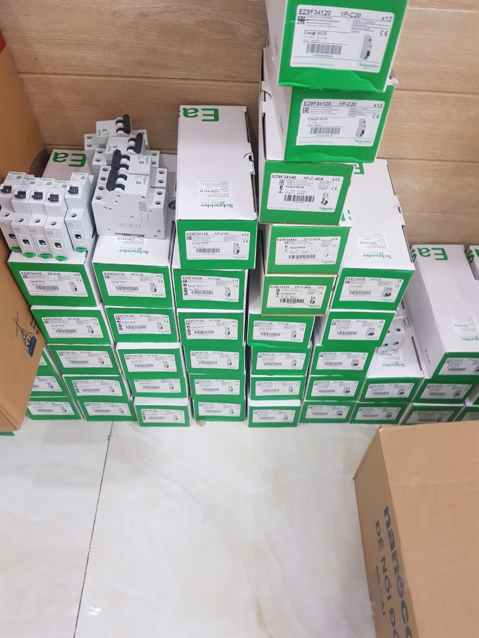 Cầu dao MCB Schneider A9K27232