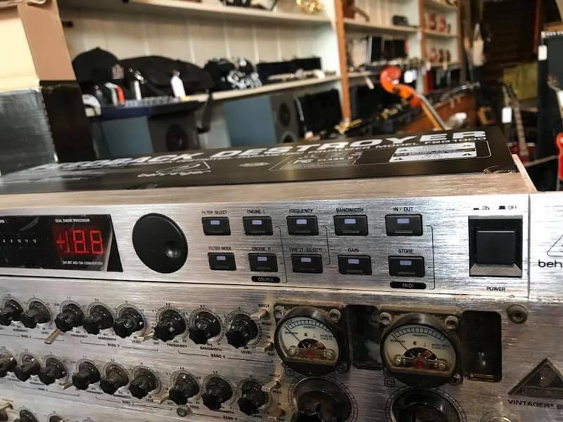 Bộ xử lý phản hồi Behringer FBQ1000