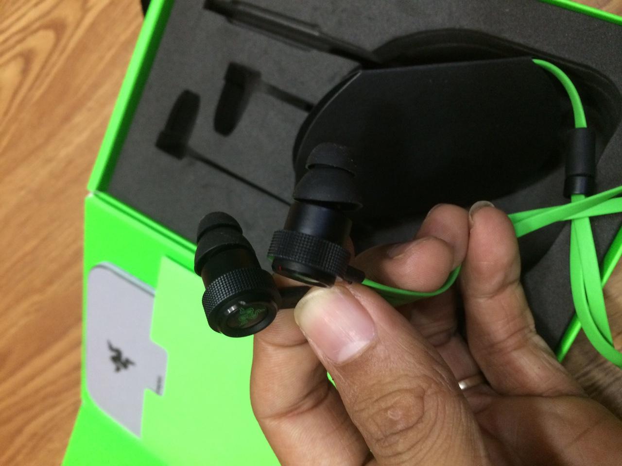 Tai nghe nhét tai Razer Hammerhead Pro V2