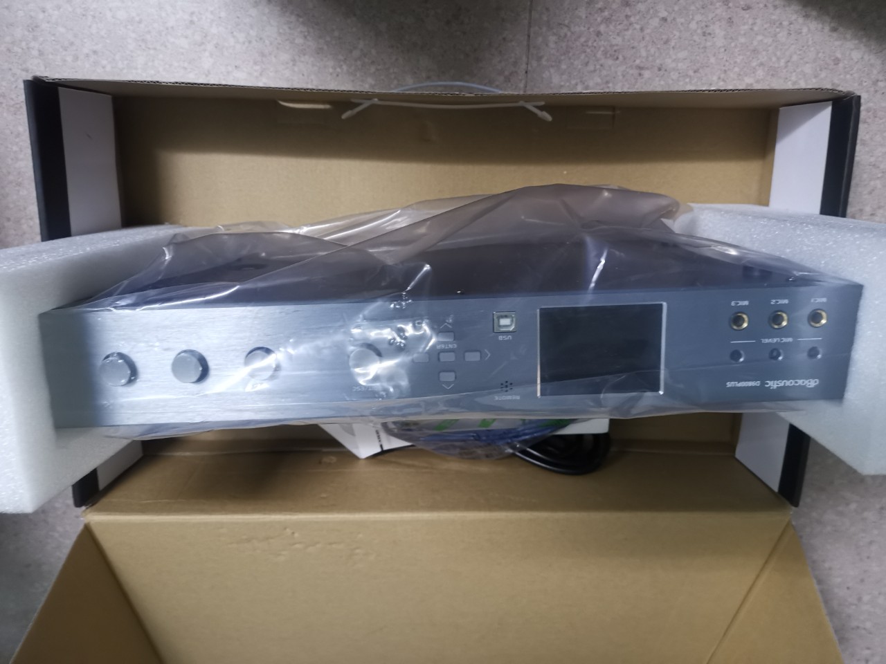 Vang số karaoke DB ACOUSTIC D9800 PLUS