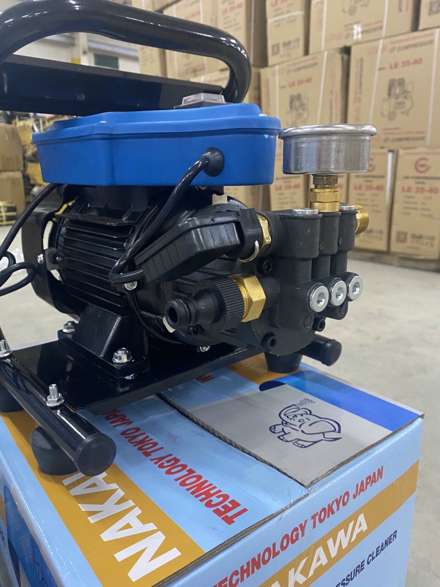 MÁY RỬA XE NAKAWA NK-676