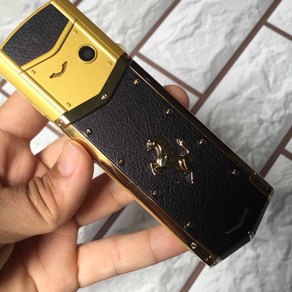 Điện thoại Vertu A18