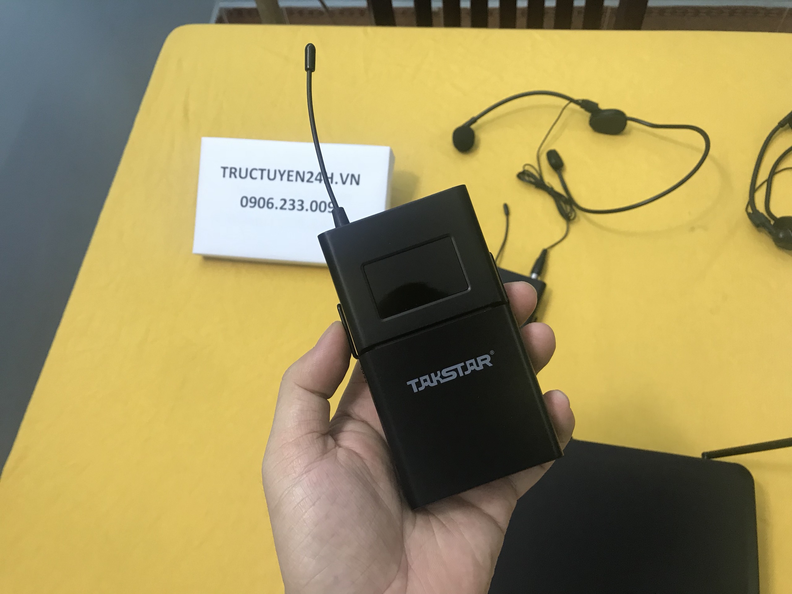 Mic không dây Takstar TS-7220