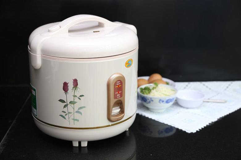 Nồi cơm điện Happy Cook HC-200 2L