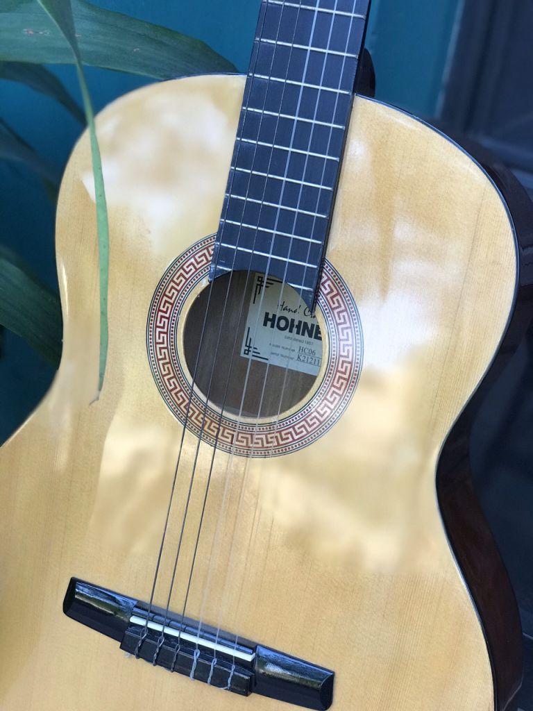 Đàn guitar classic Hohner HC06
