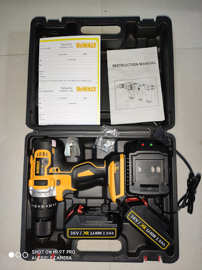 Máy khoan vặn vít DeWalt DCD700 - Dùng pin, 18V
