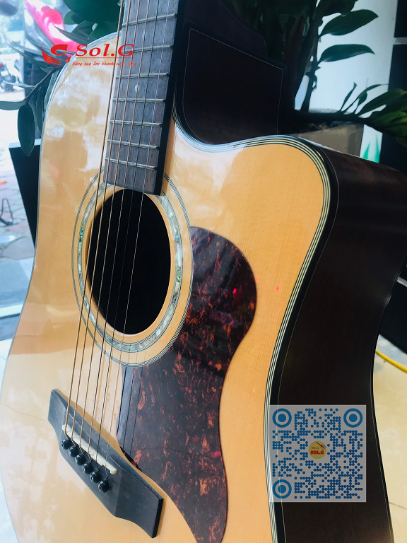 Đàn guitar acoustic electric Saga D100C
