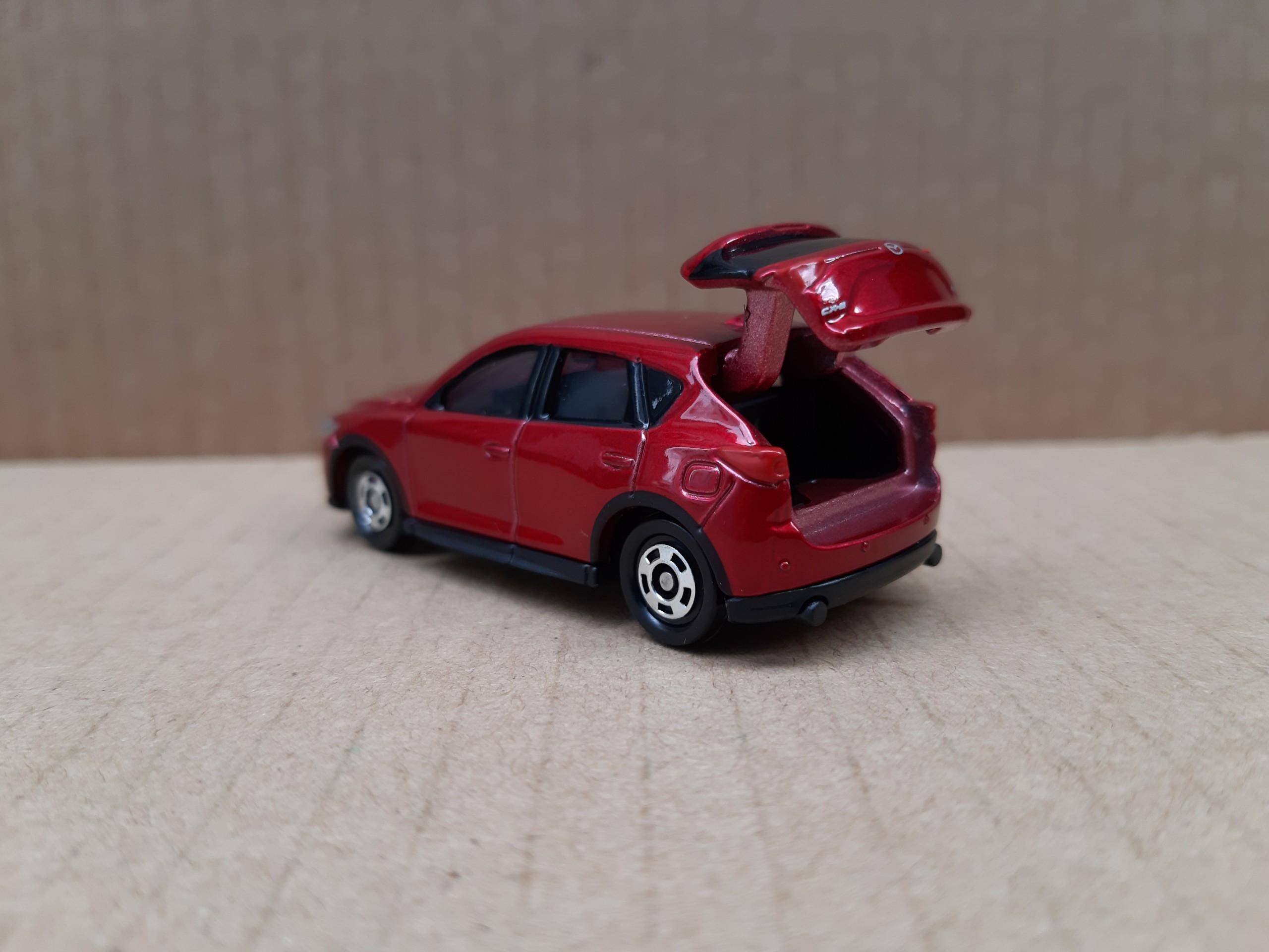 Xe đồ chơi Tomica 82 Mazda CX-5