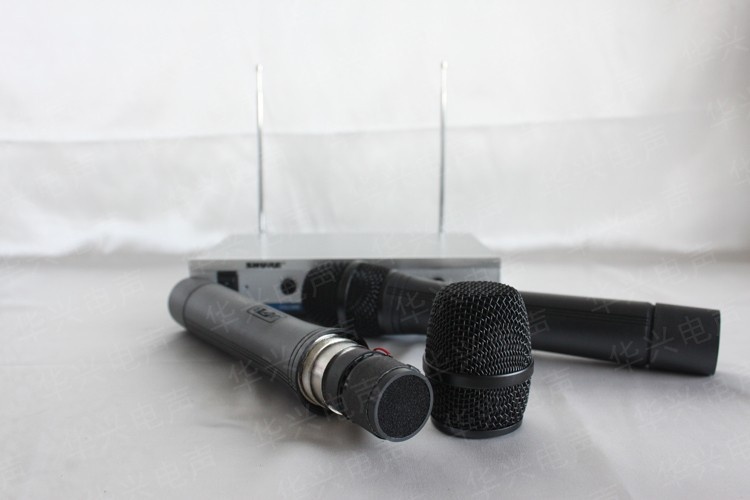 Micro karaoke không dây Shure UT-2458