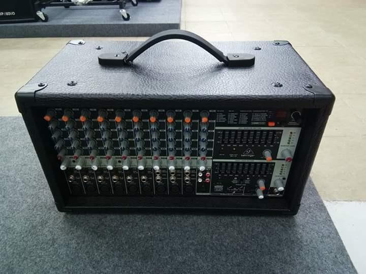 Bộ trộn âm thanh Behringer PMP2000D