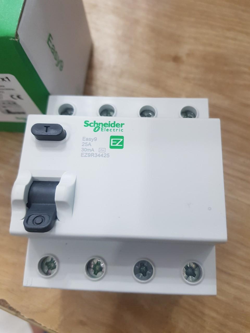 Aptomat - RCCB Schneider 4fa 40A EZ9R34440