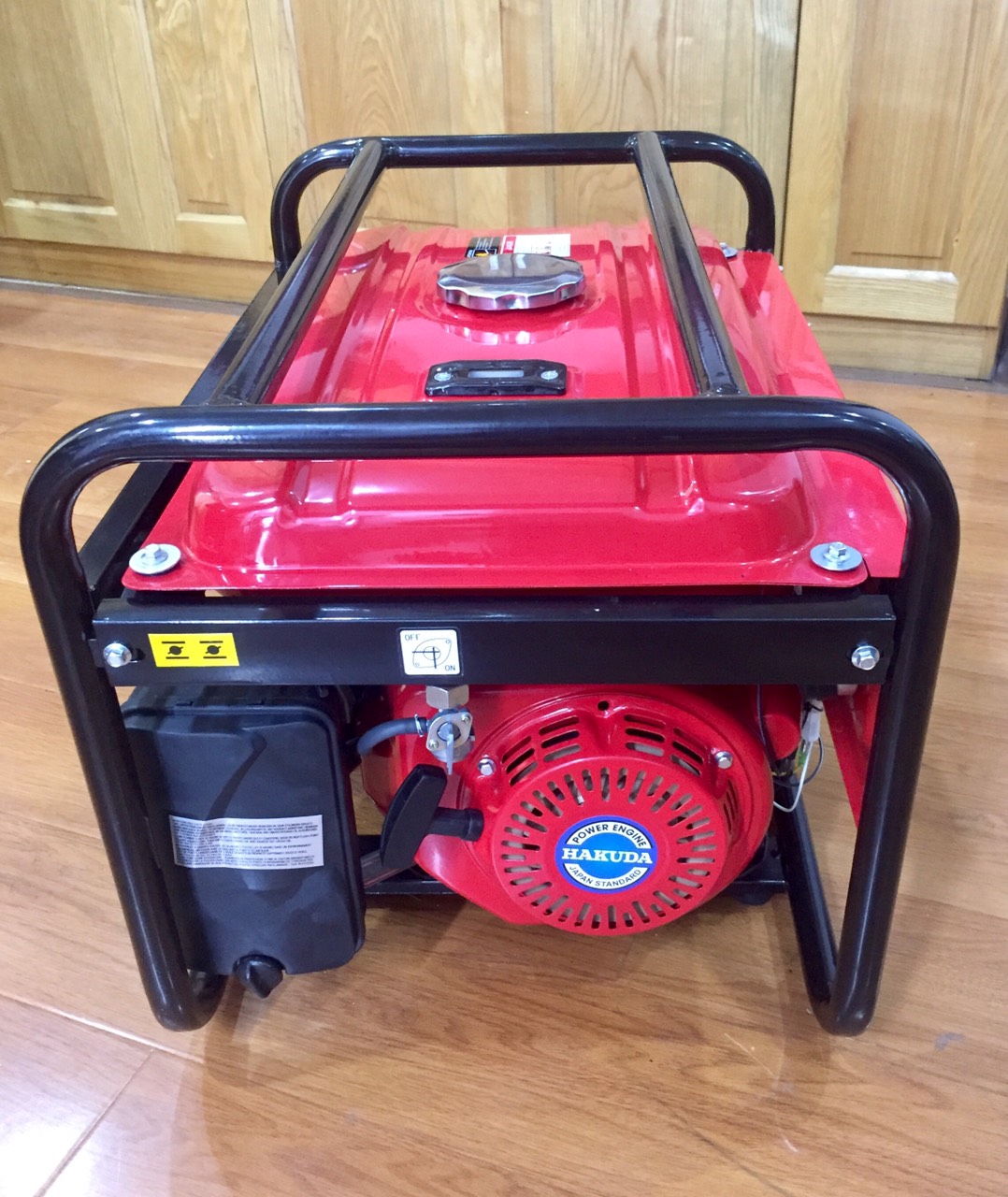 MÁY PHÁT ĐIỆN CHẠY XĂNG HAKUDA TM3500E