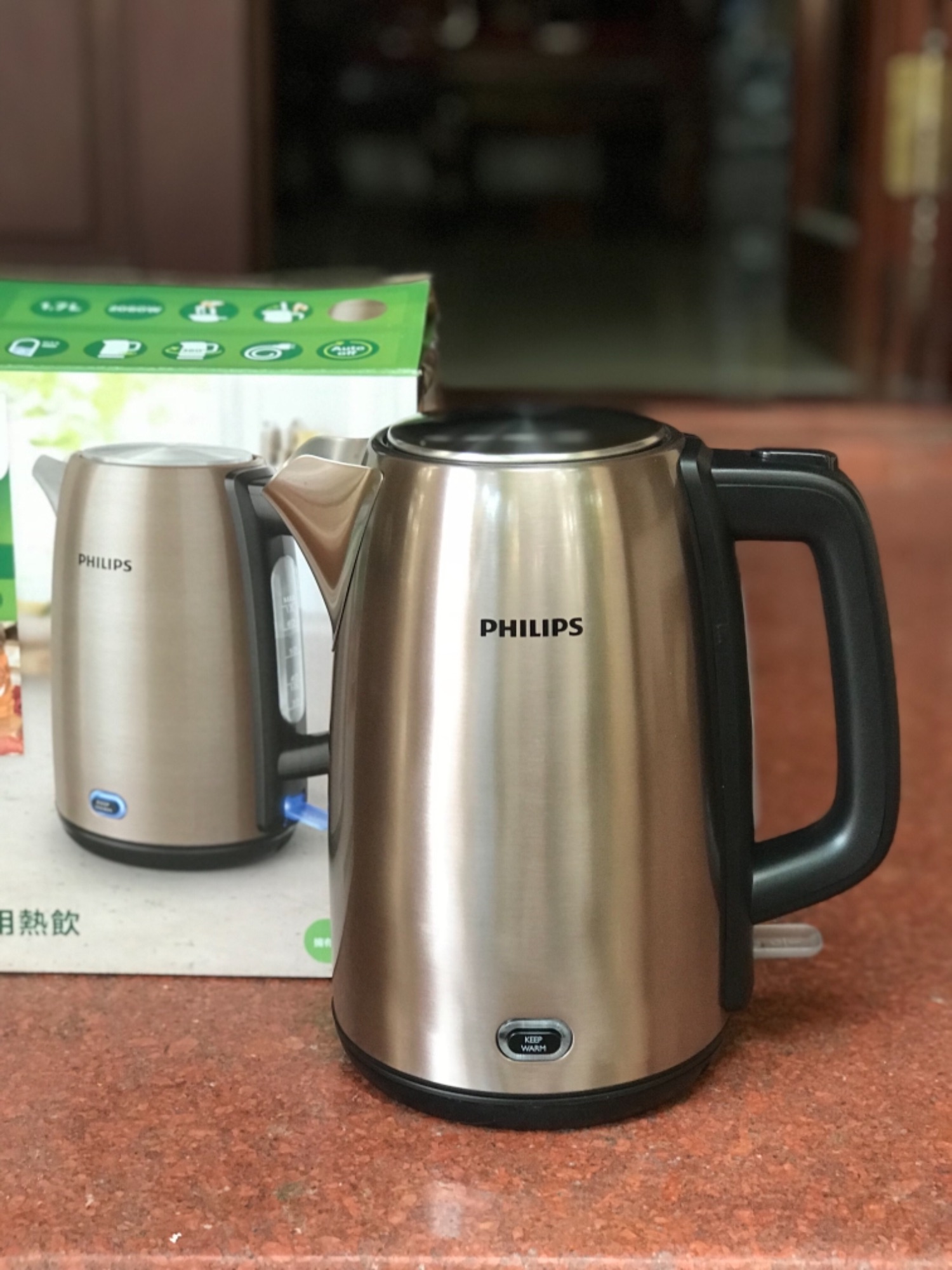 Ấm siêu tốc Philips HD9355