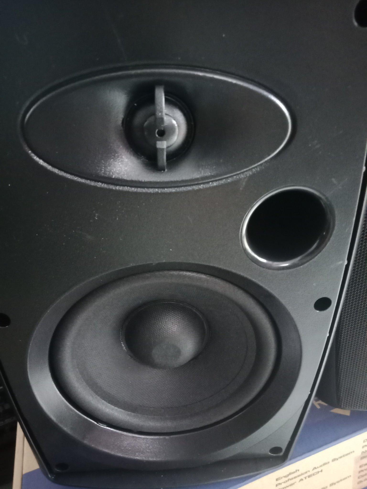 Loa JBL F650
