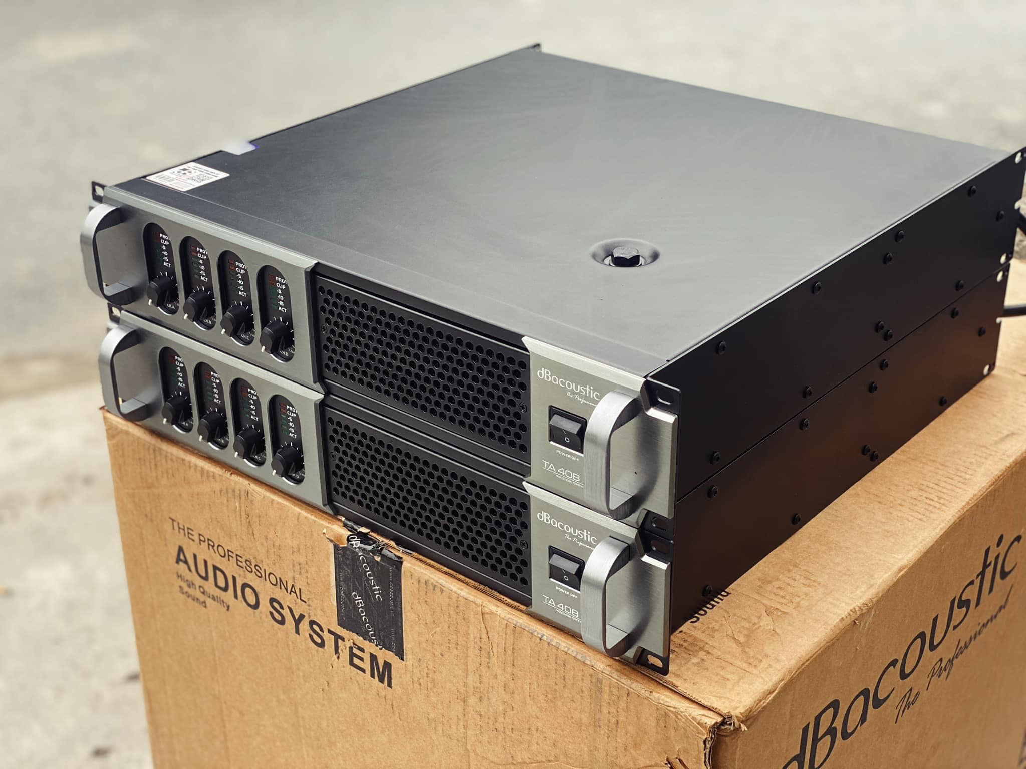 Cục đẩy công suất 4 kênh DBacoustic TA408