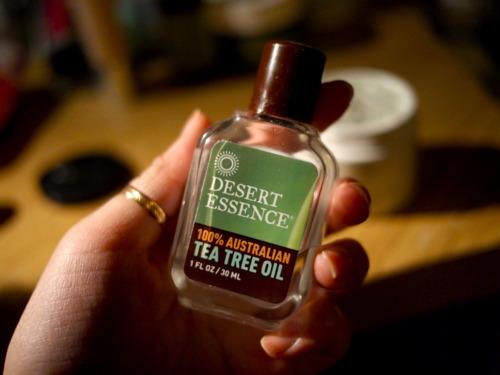 Dầu dưỡng Desert Essence Tea Tree Oil 100% Australian