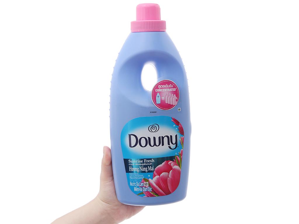 Nước xả vải Downy hương nắng mai chai 900ml