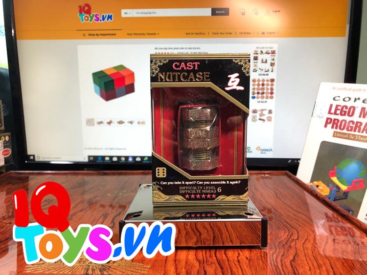 Mảnh ghép trí tuệ Cast Nutcase Hanayama