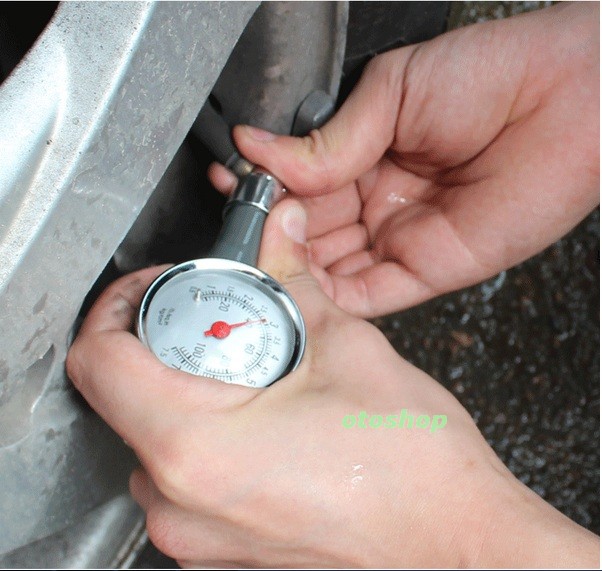 Đồng hồ đo áp suất lốp xe