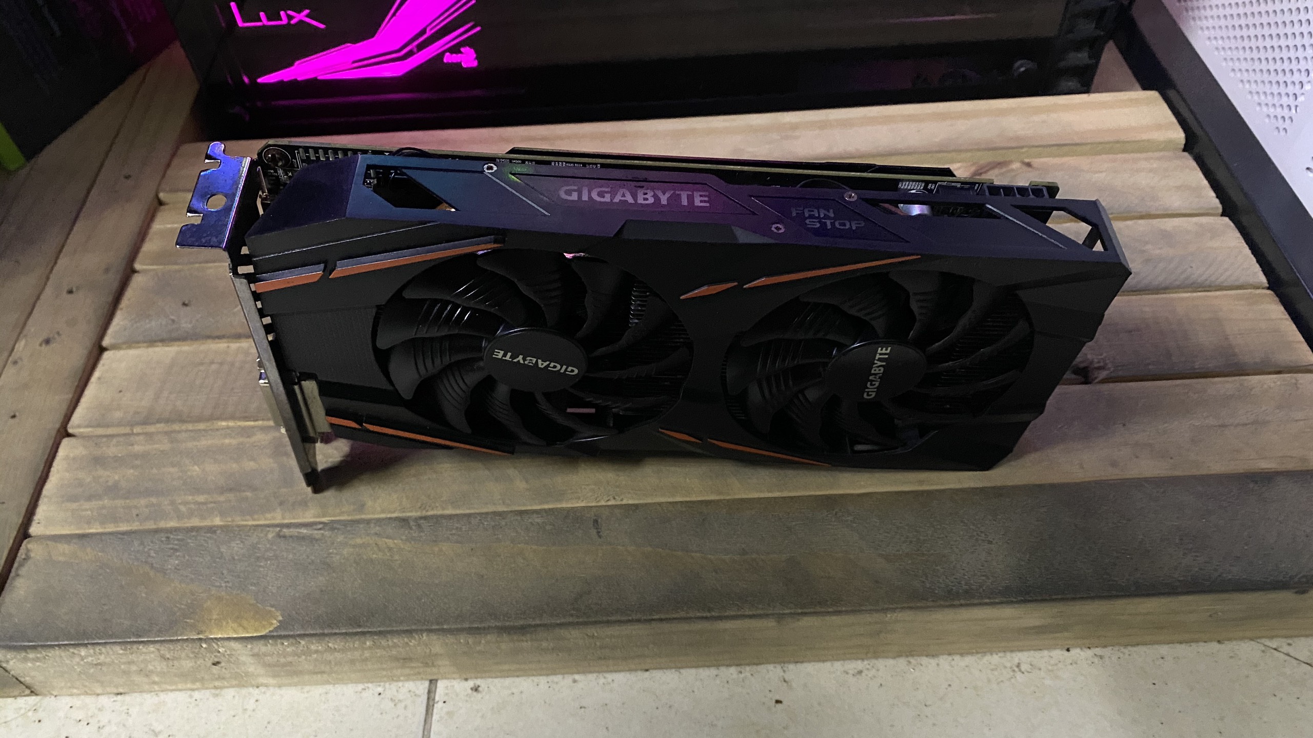 VGA Asus ROG-STRIX-RX570-8G-GAMING