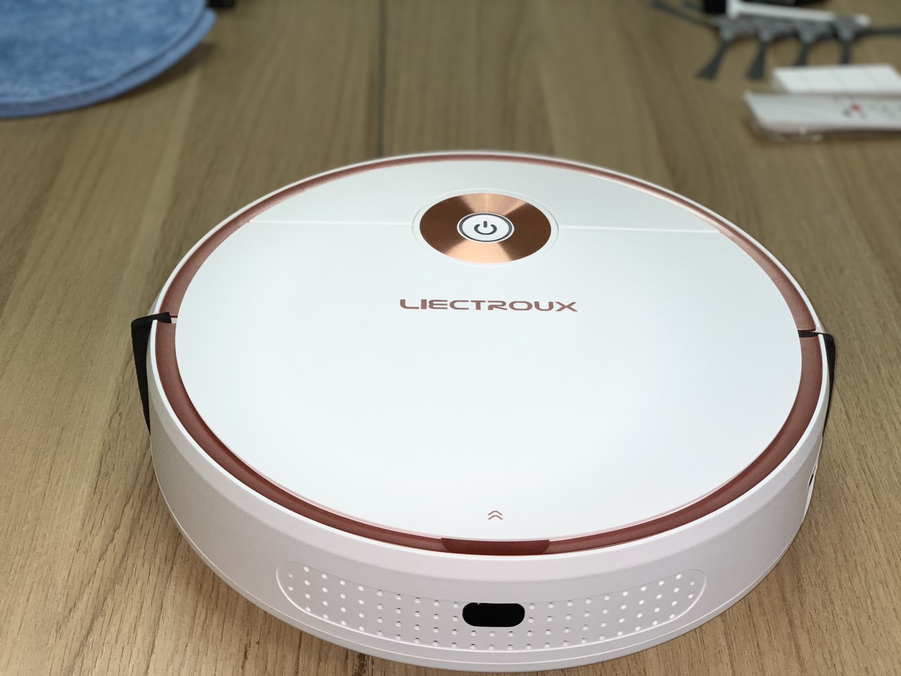 ROBOT HÚT BỤI LIECTROUX T6S