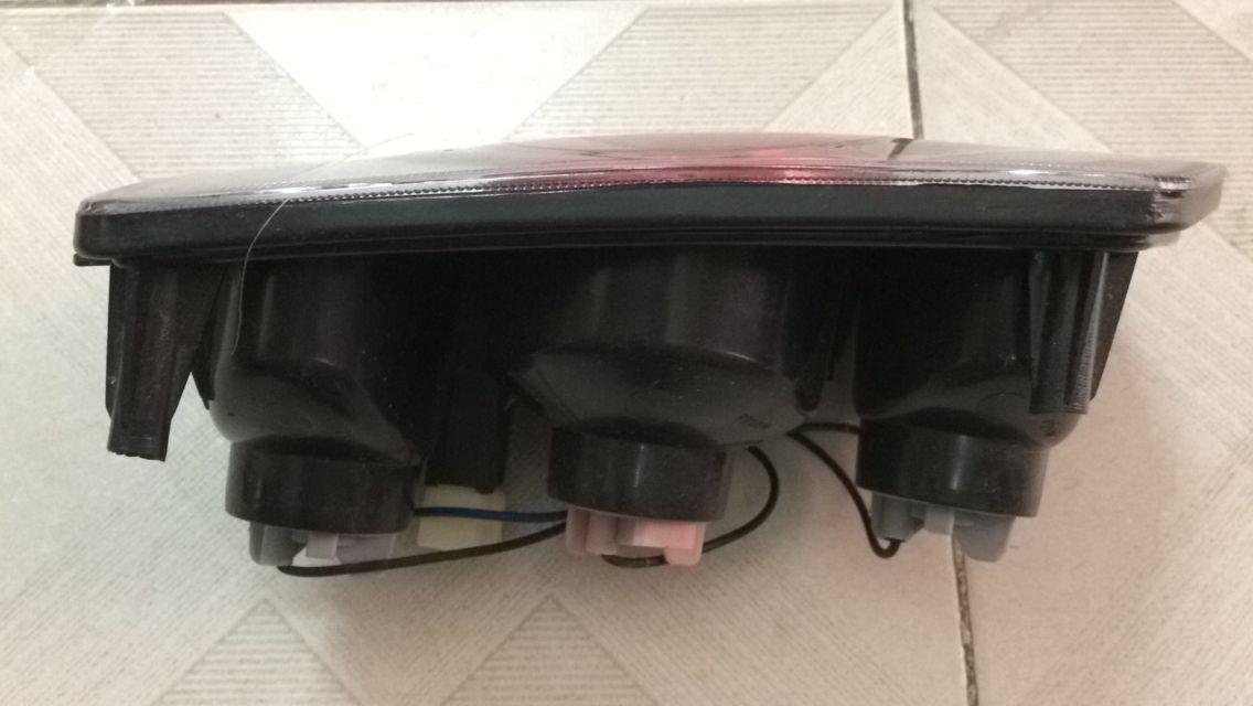 Đèn hậu Suzuki Wagon R+