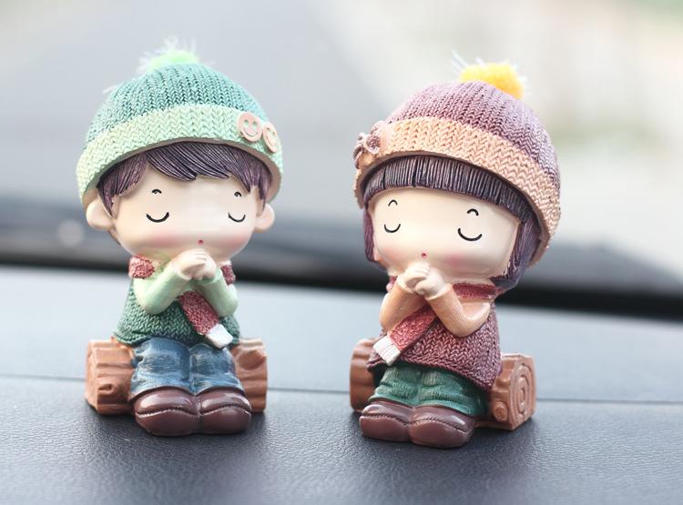 Tượng Cặp Đôi Xinh Xắn Để Xe Hơi