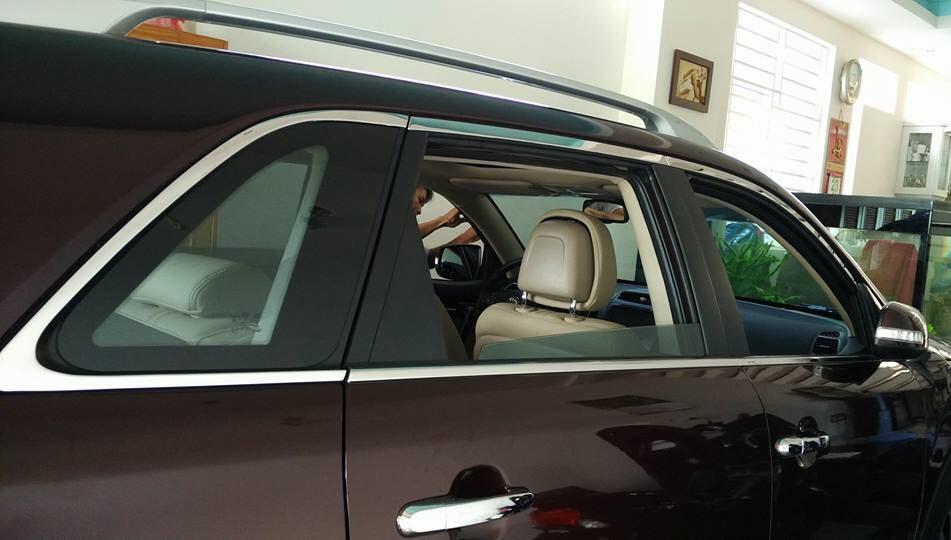 Viền inox quanh kính Kia Sorento 2014-2020