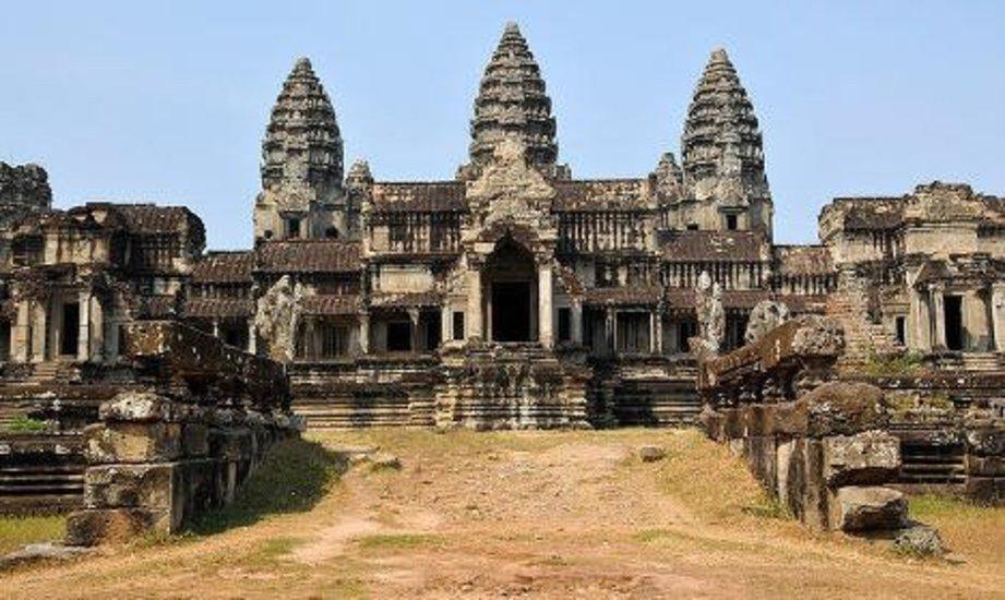 [HCM]trang trí thuỷ sinh  hồ cá - chùa Angkor Wat