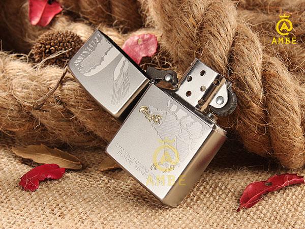 Bật lửa Zippo Satin đại bàng sải cánh 28356
