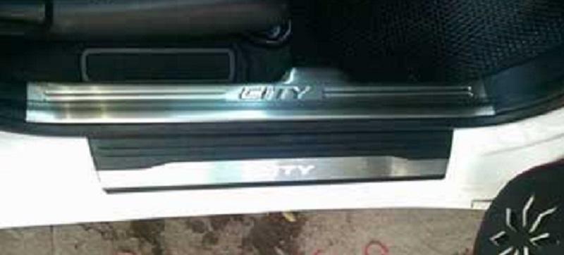 [Hỗ trợ lắp đặt khách Hà Nội] Nẹp bước chân trong Honda City