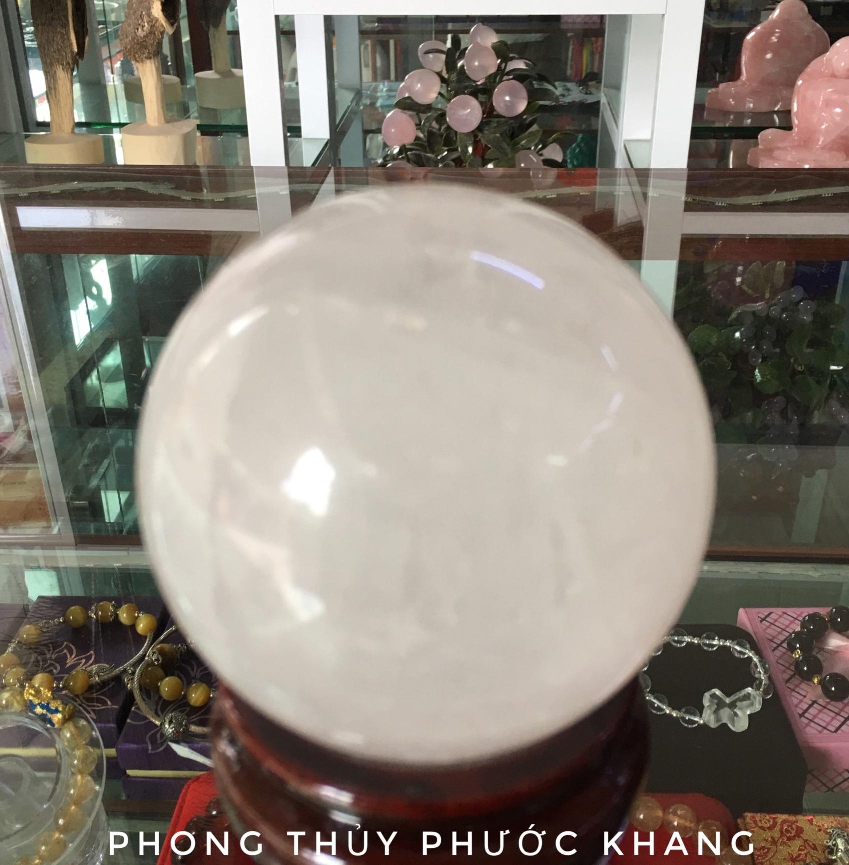 Quả cầu đá phong thủy thạch anh trắng 850g