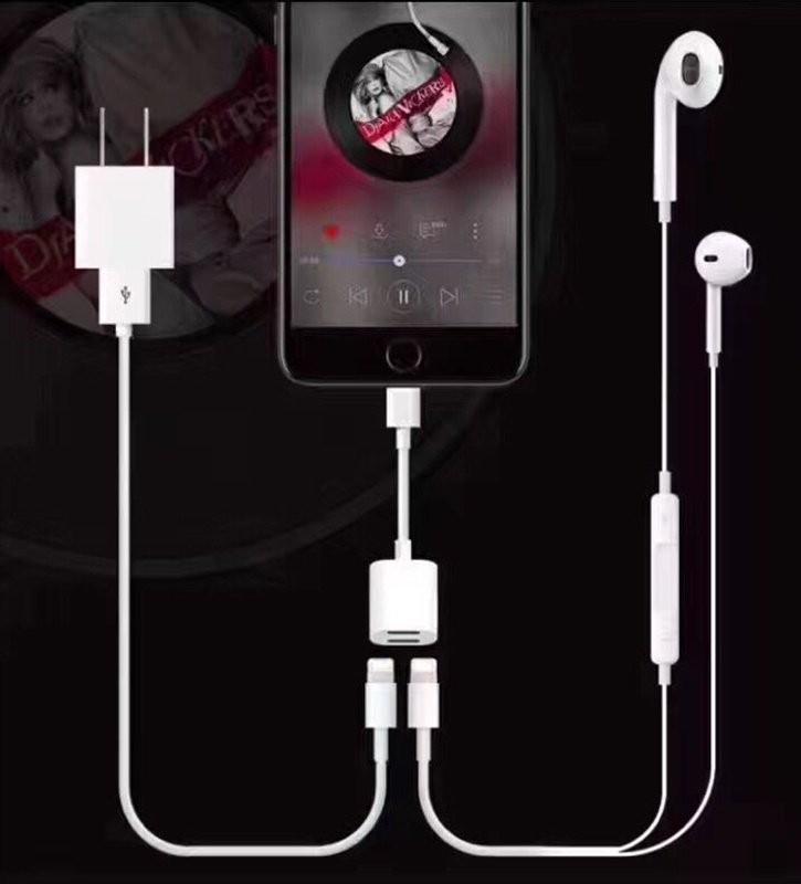 Cáp Lightning 2in1 chia Sạc và Tai nghe cho Iphone