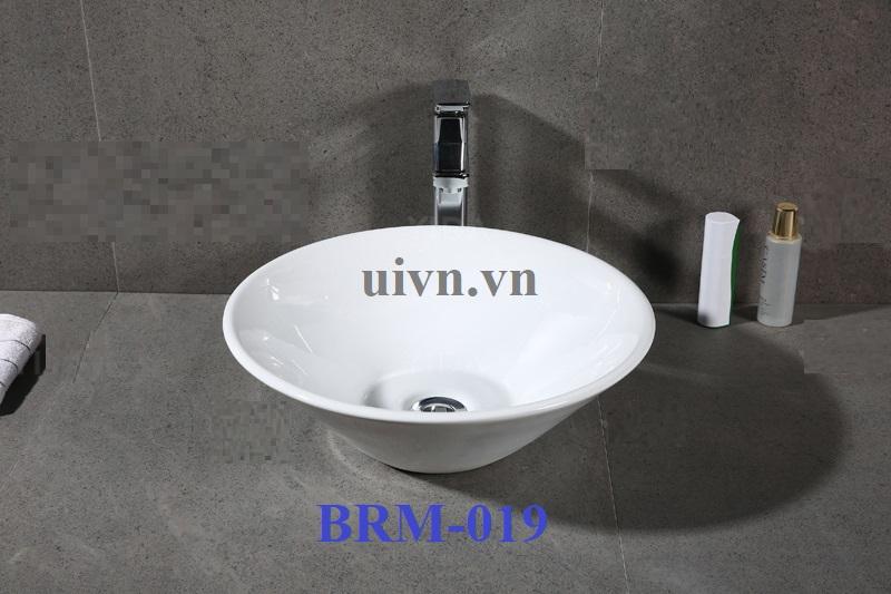 Combo lavabo sứ trắng 019 và vòi vuông dương bàn đá (Combo D)